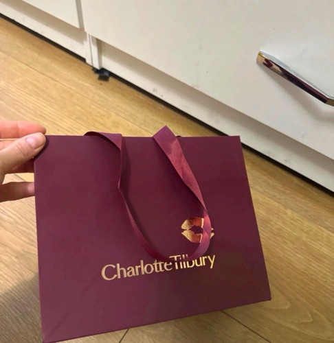 Charlotte tilbury burgundy - charlotte, &